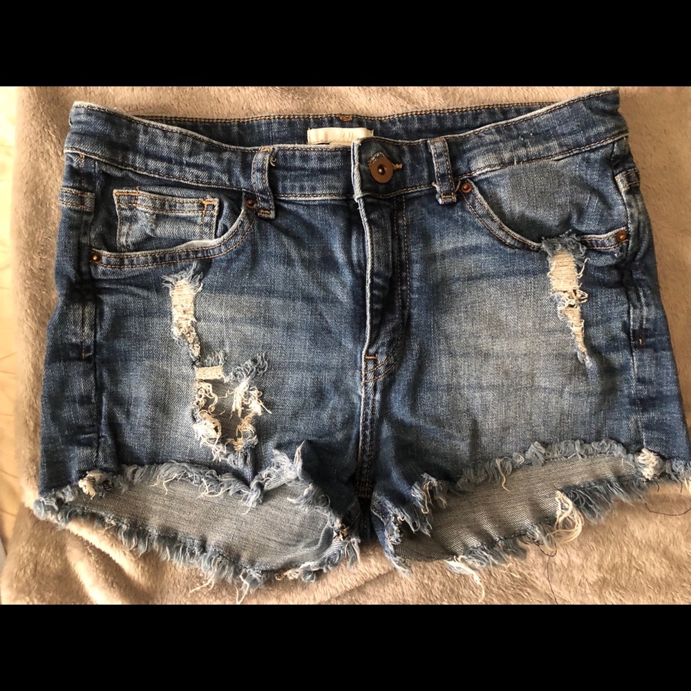 H&M Jean shorts size 6